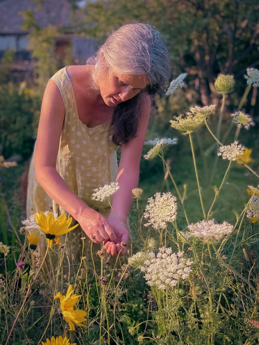 Victoria in her garden